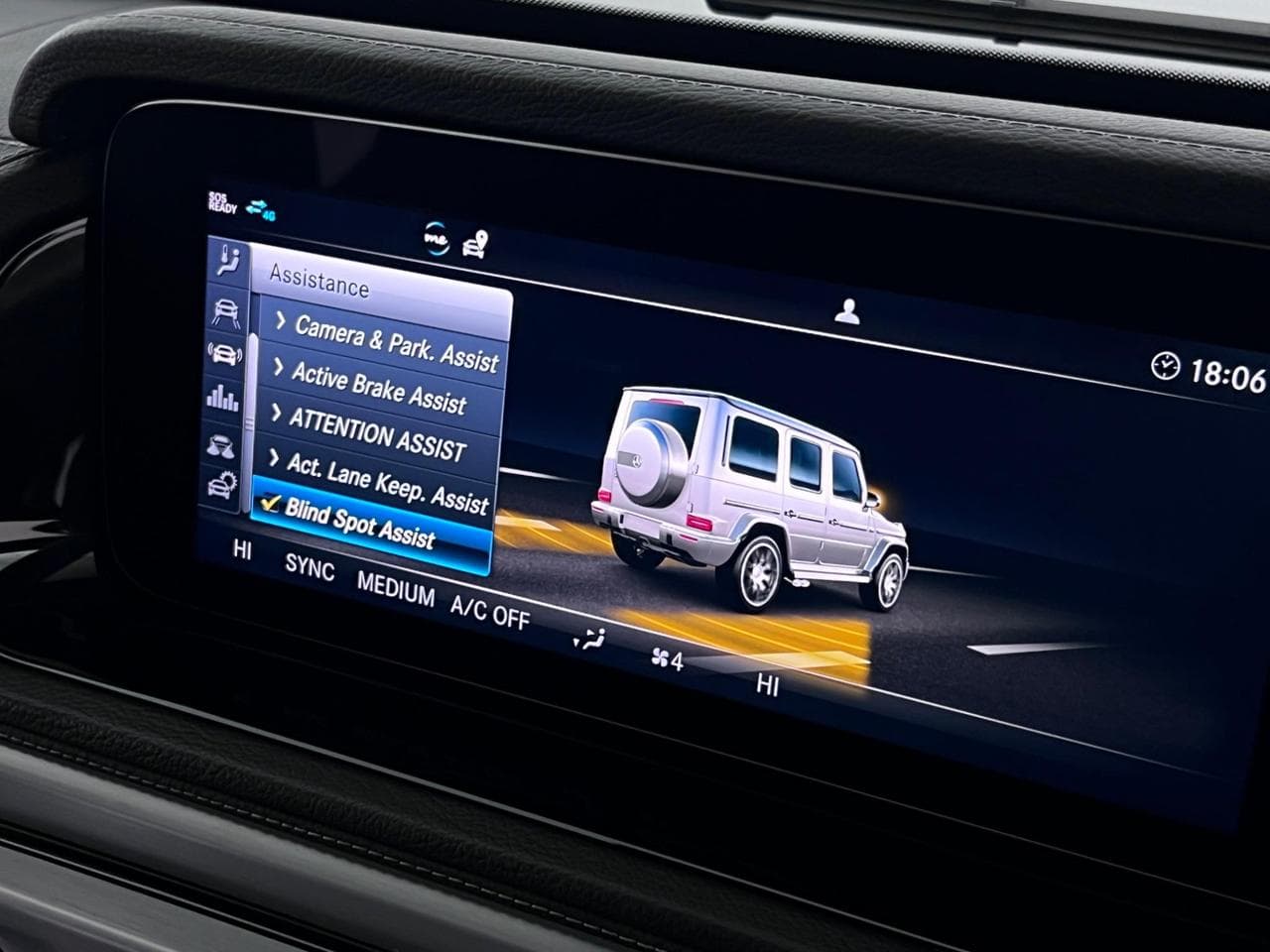 MERCEDES-BENZ G-Class thumbnail Infotainment System