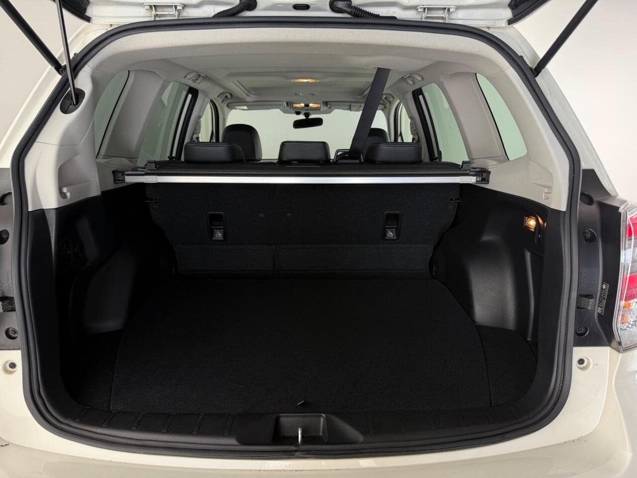 SUBARU Forester thumbnail Boot