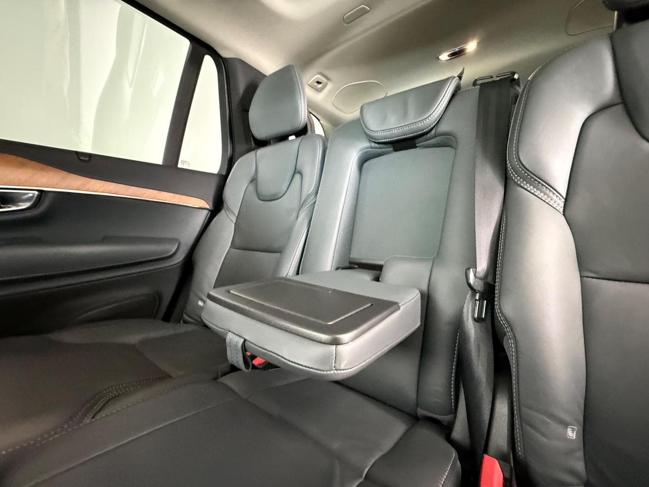 VOLVO XC90 thumbnail Seats Rear