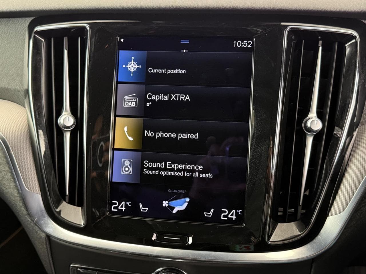 VOLVO S60 thumbnail Infotainment System