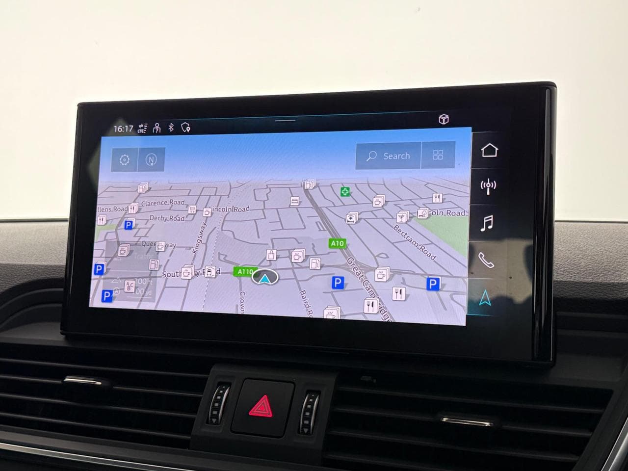 AUDI Q5 thumbnail Infotainment System