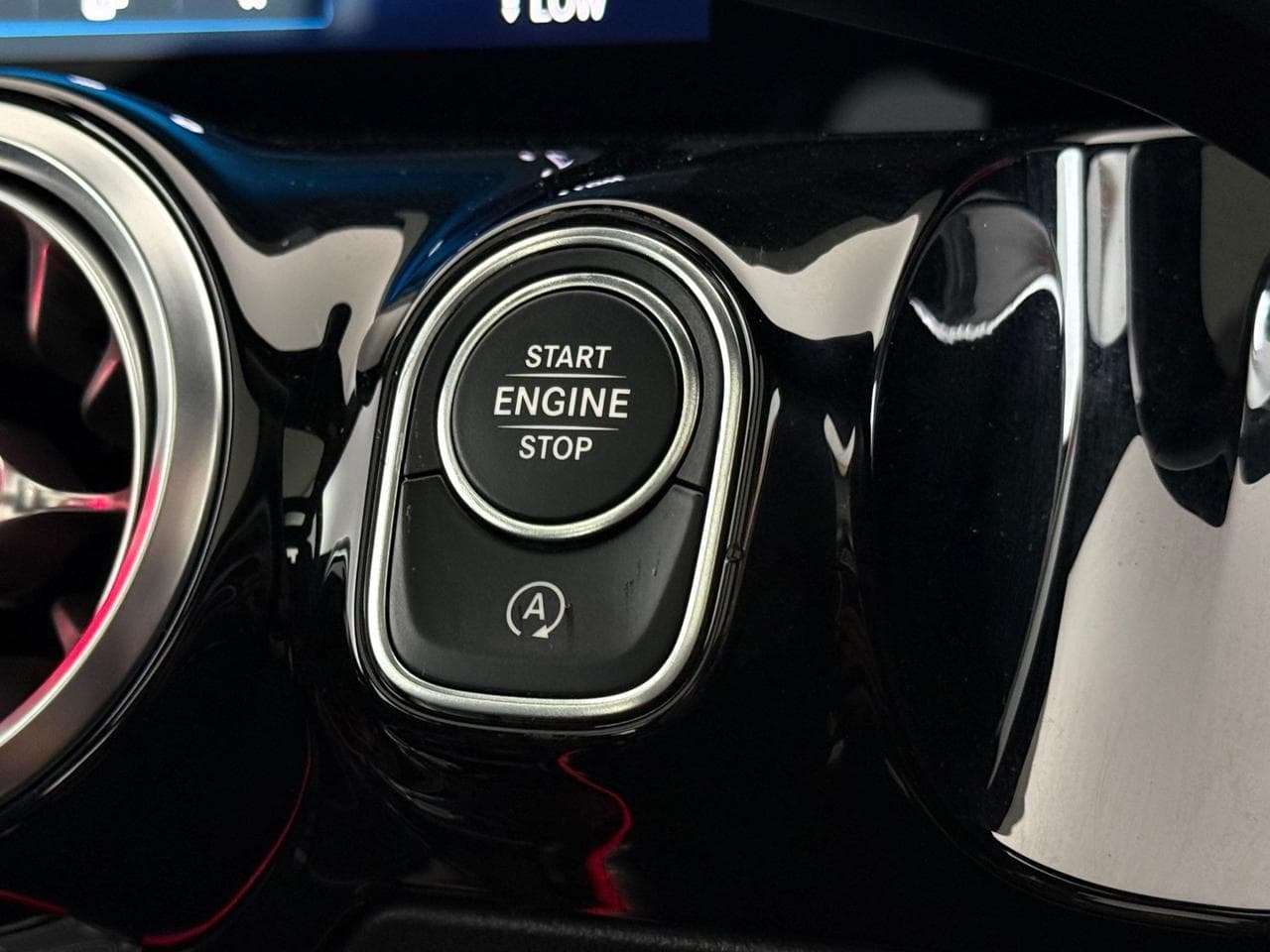 MERCEDES-BENZ GLA thumbnail Misc Controls