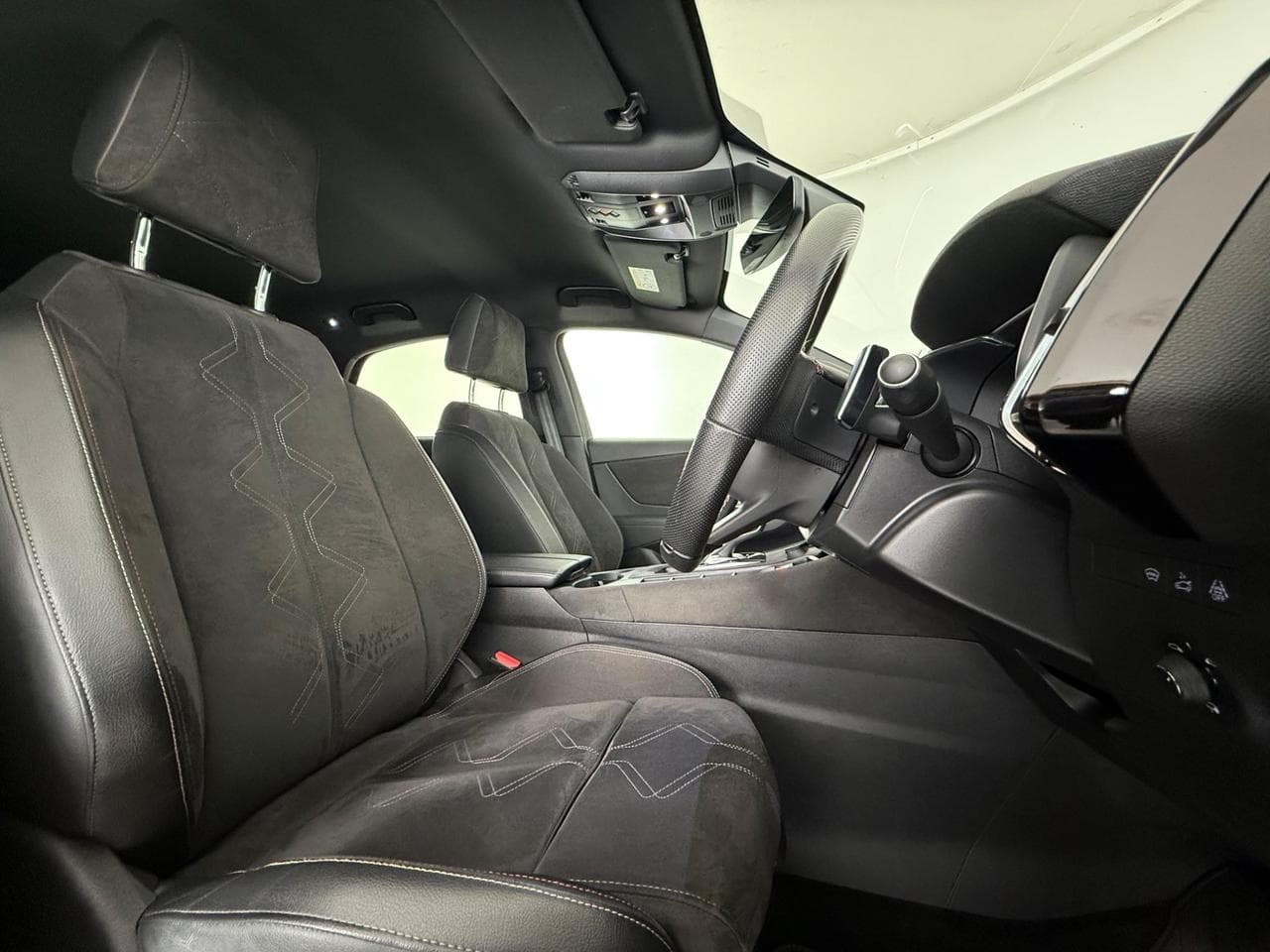 DS 7 Crossback thumbnail Seat Driver