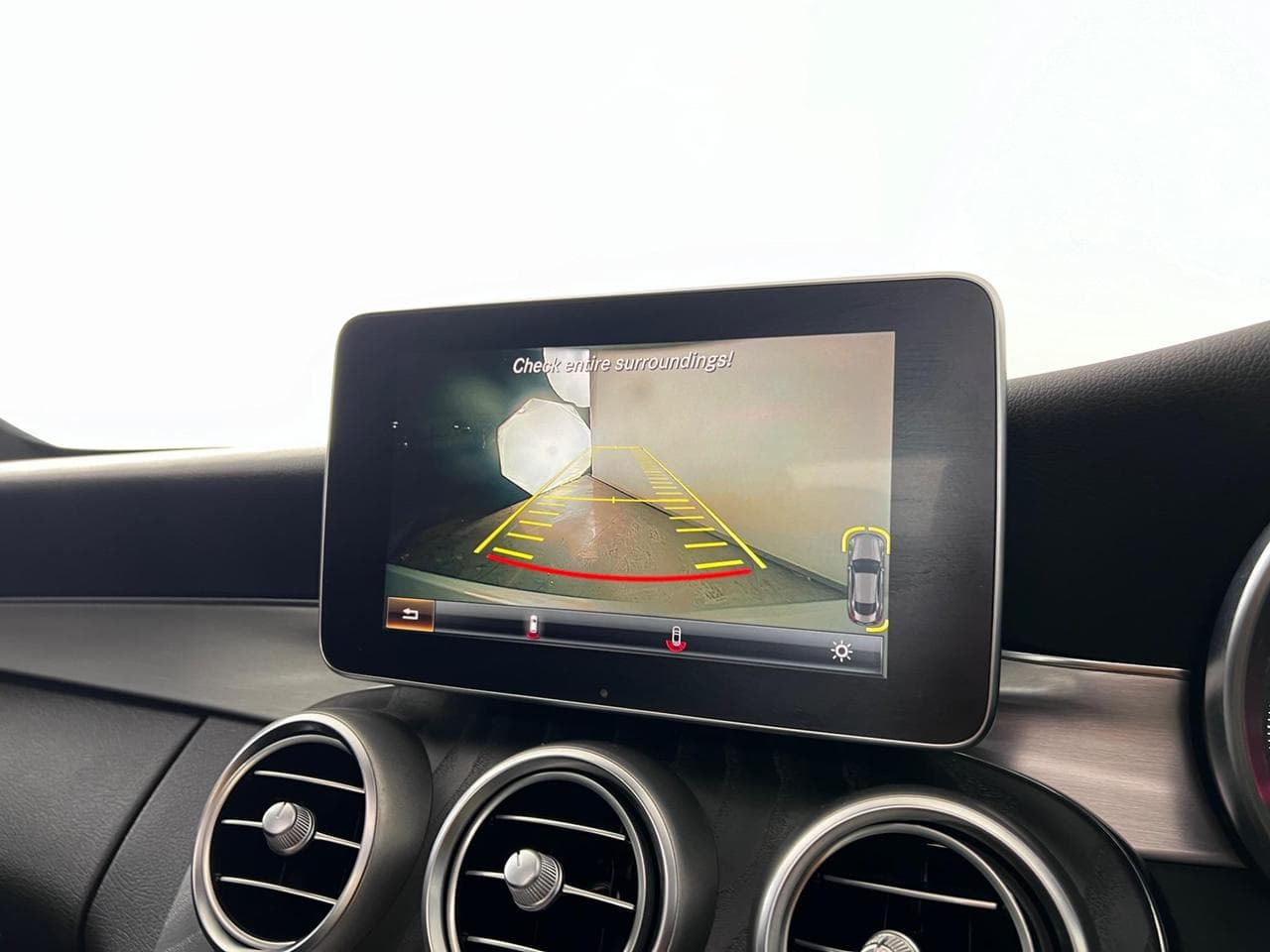 MERCEDES-BENZ C-Class thumbnail Infotainment System