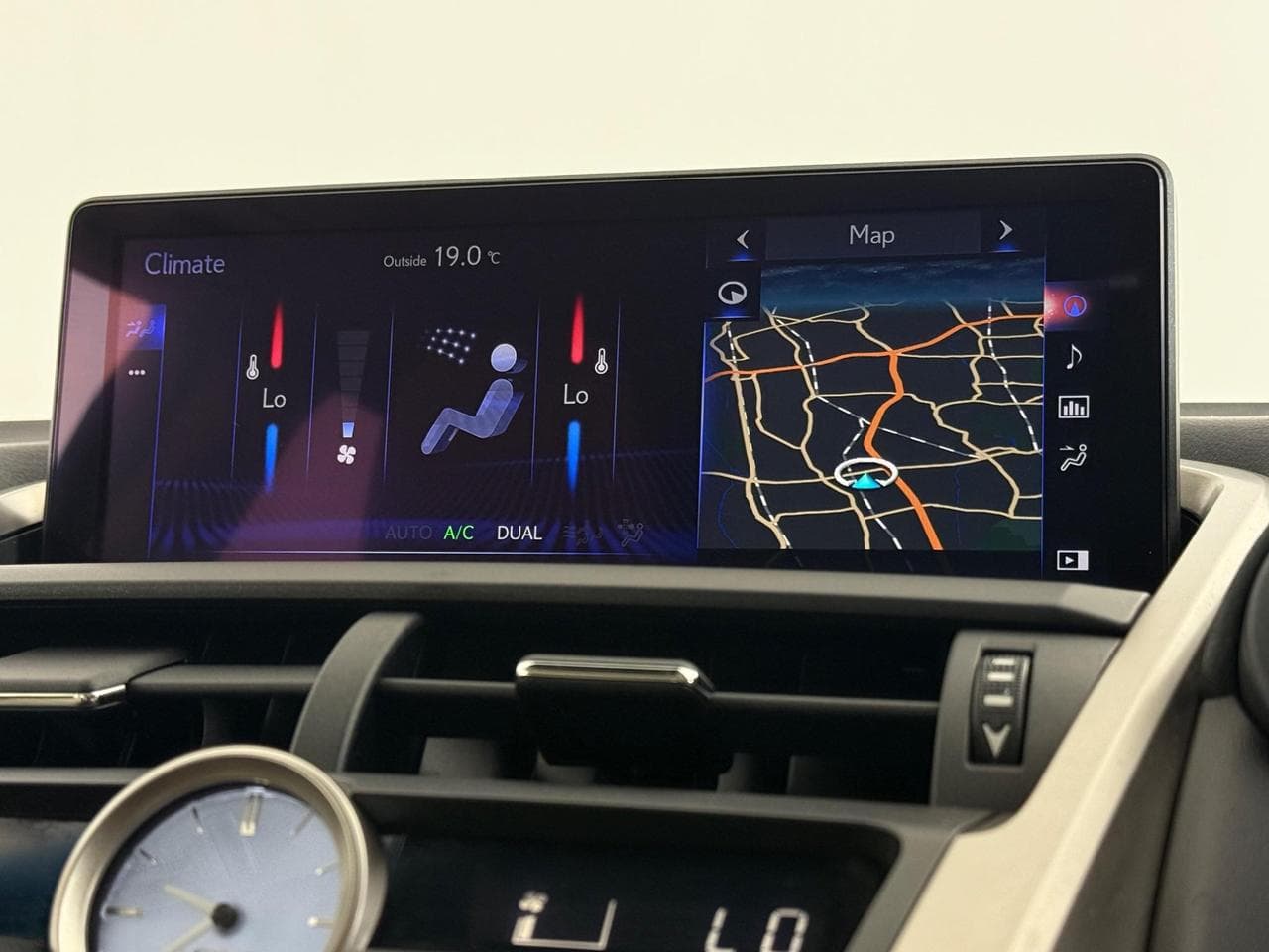LEXUS NX thumbnail Infotainment System