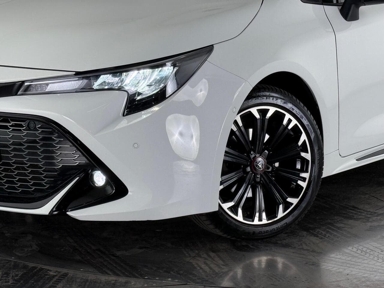 TOYOTA Corolla thumbnail Front Left