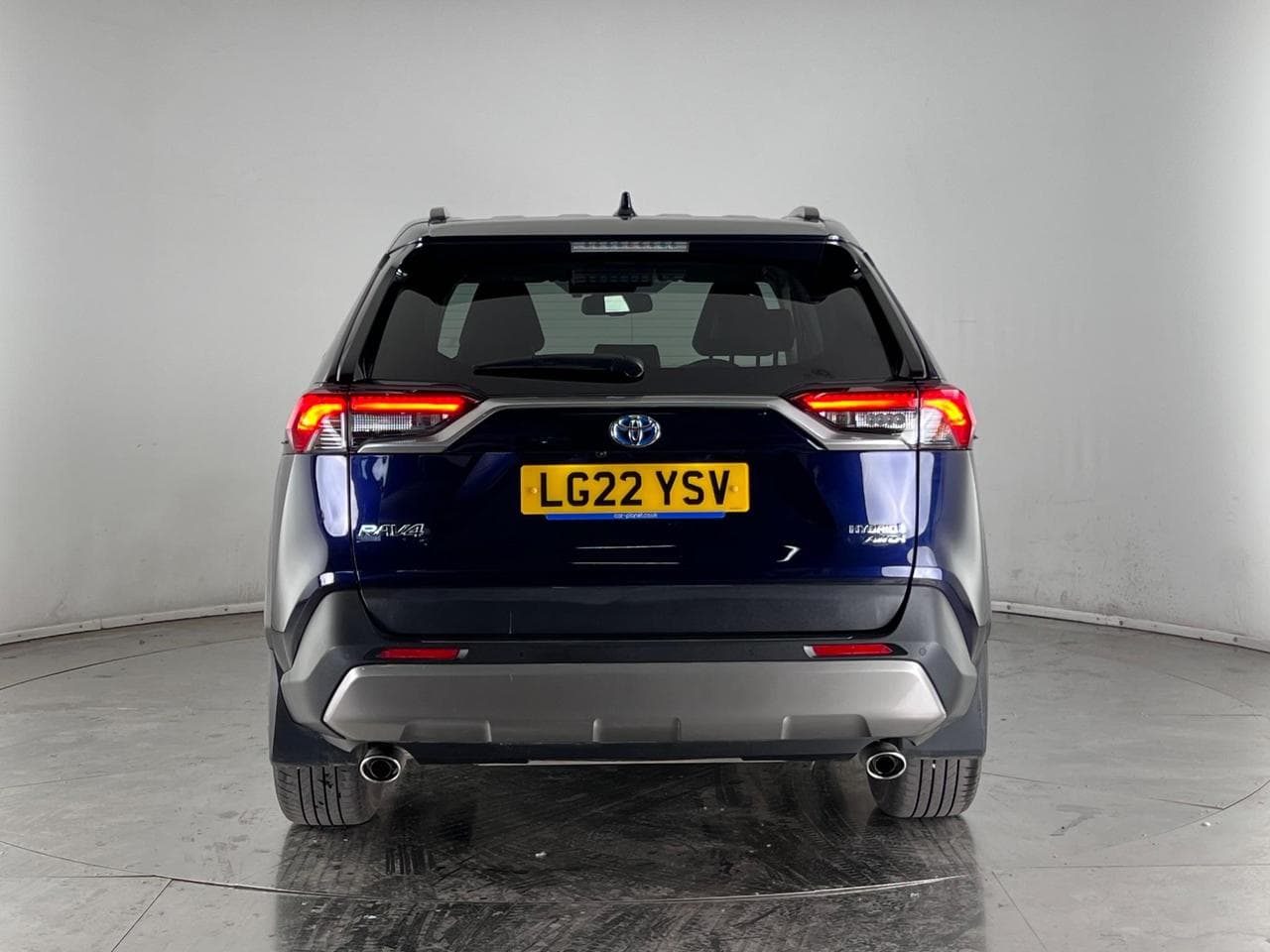 TOYOTA RAV4 thumbnail Rear