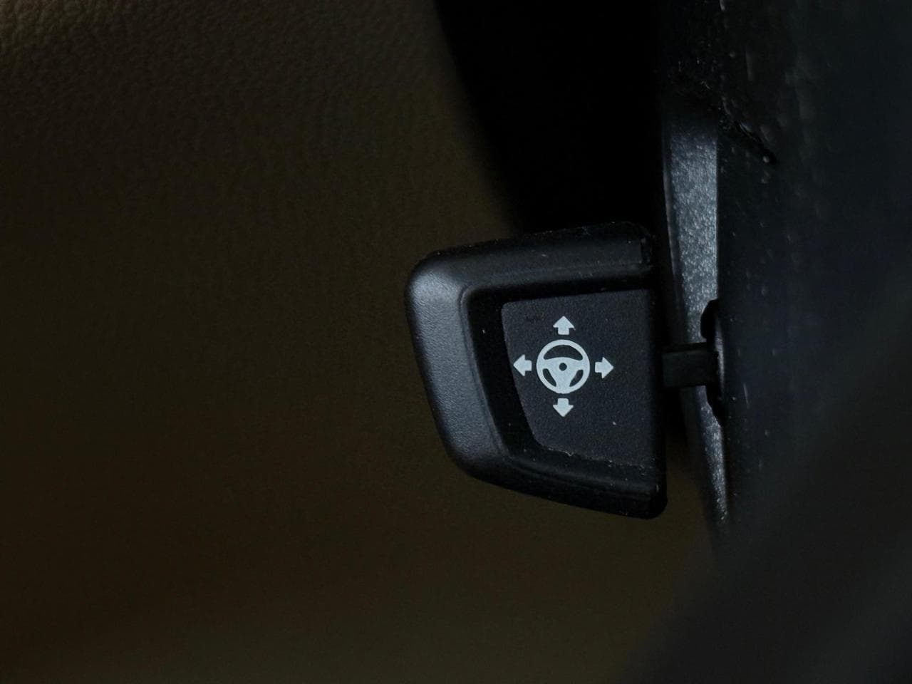 BMW 6 Series thumbnail Misc Controls