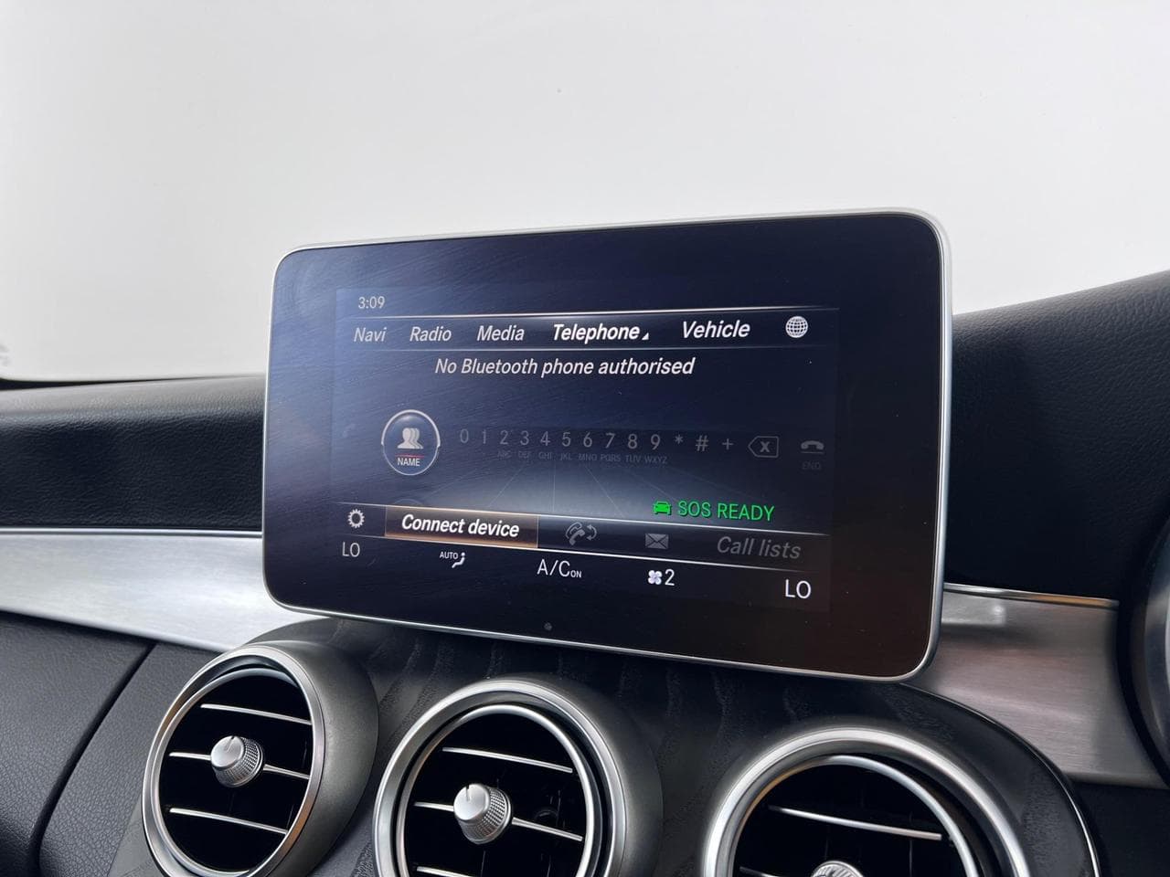 MERCEDES-BENZ C-Class thumbnail Infotainment System