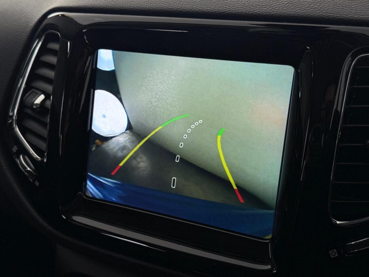 JEEP Compass thumbnail Infotainment System
