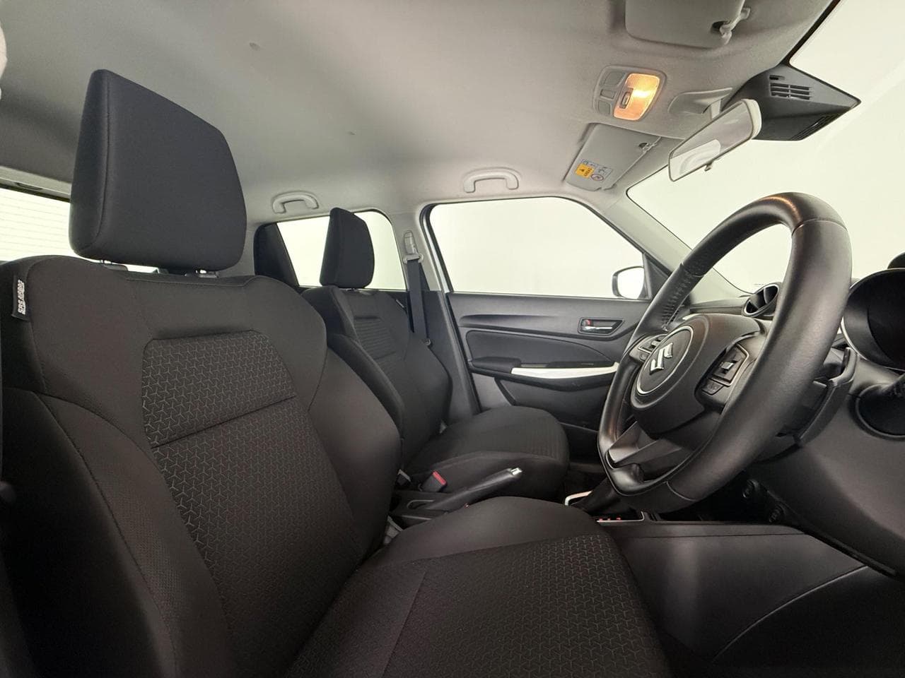 SUZUKI Swift thumbnail Seat Driver