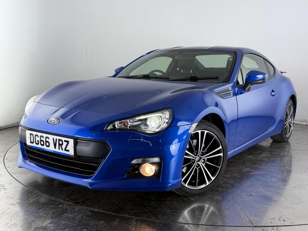 SUBARU BRZ thumbnail Front Left