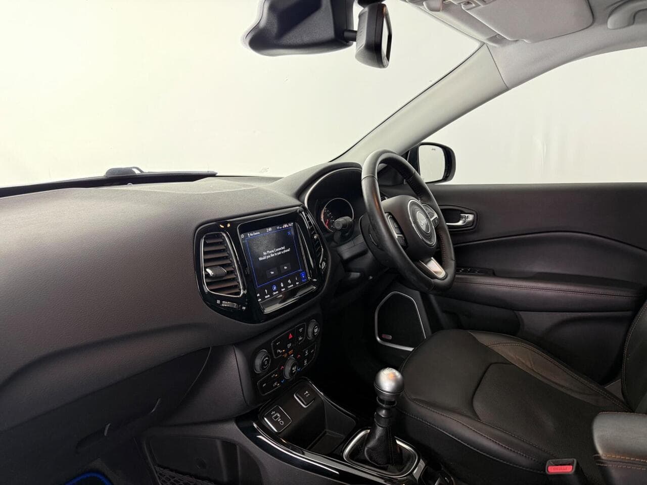 JEEP Compass thumbnail Interior Front