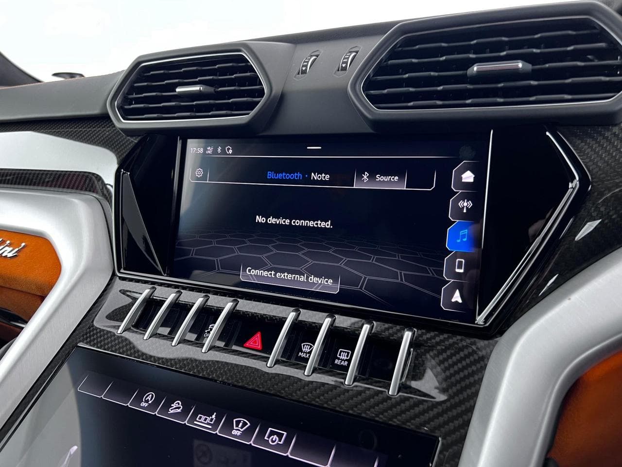 LAMBORGHINI Urus thumbnail Infotainment System