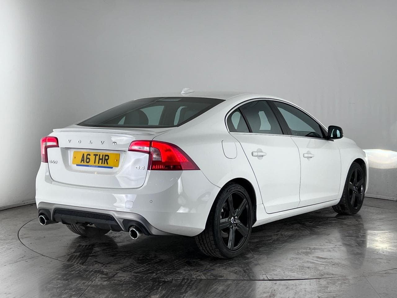 VOLVO S60 thumbnail Rear Right