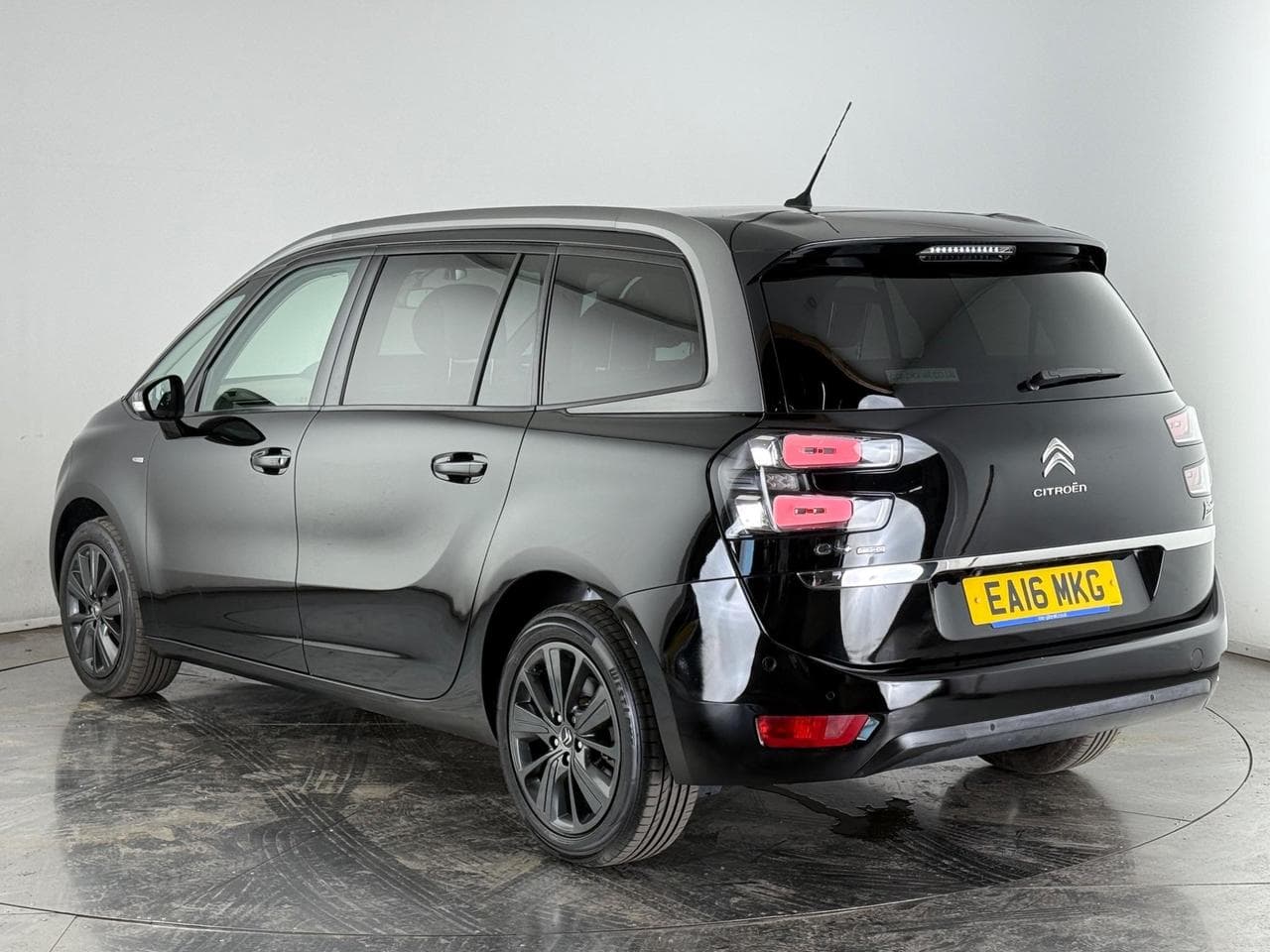 CITROEN C4 Picasso thumbnail Rear Left
