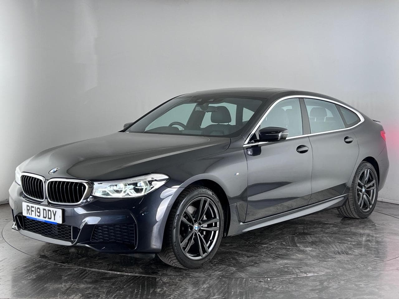 BMW 6 SERIES thumbnail Front Left