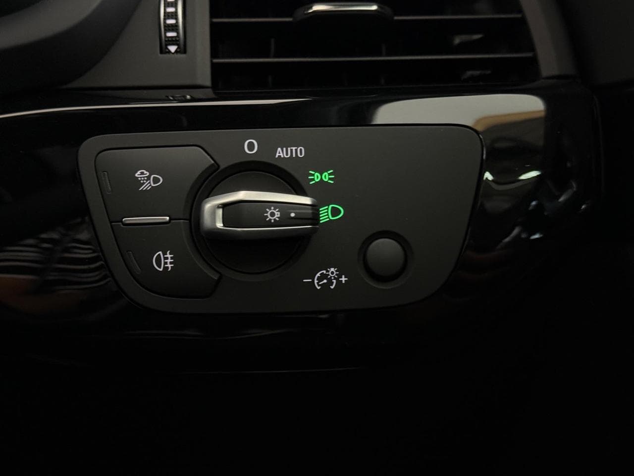 AUDI A4 thumbnail Misc Controls