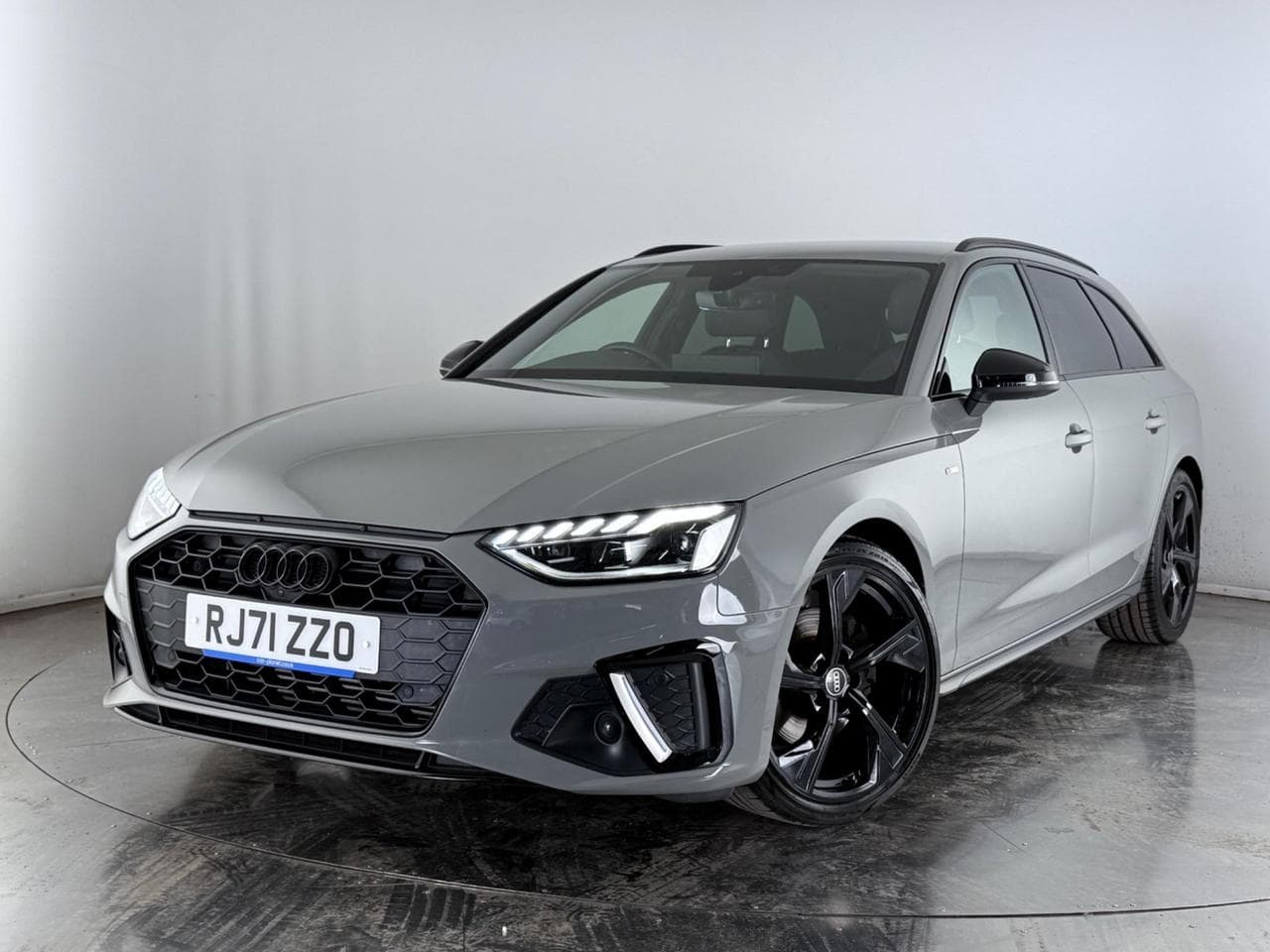 AUDI A4 thumbnail Front Left