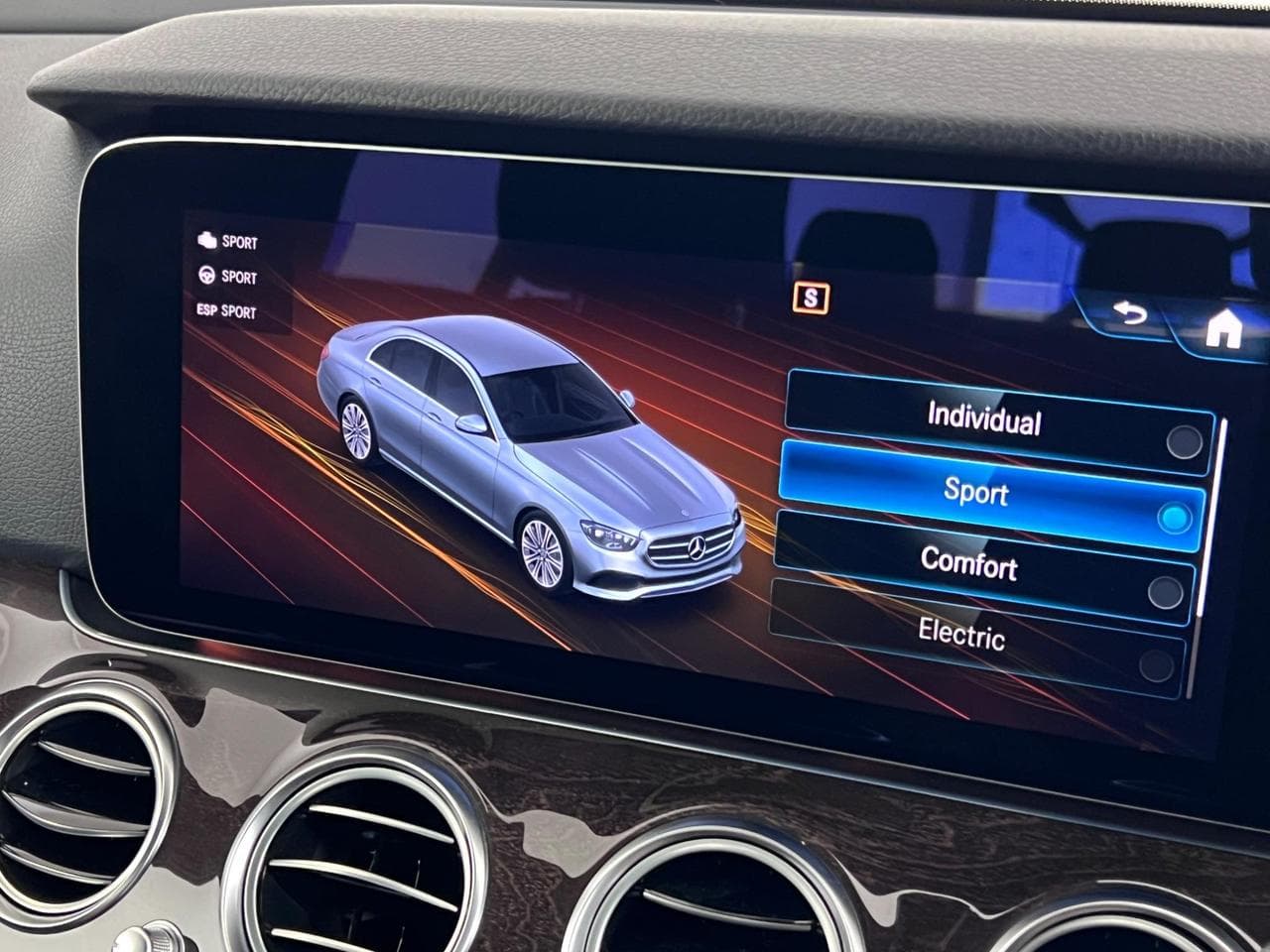 MERCEDES-BENZ E-CLASS thumbnail Infotainment System