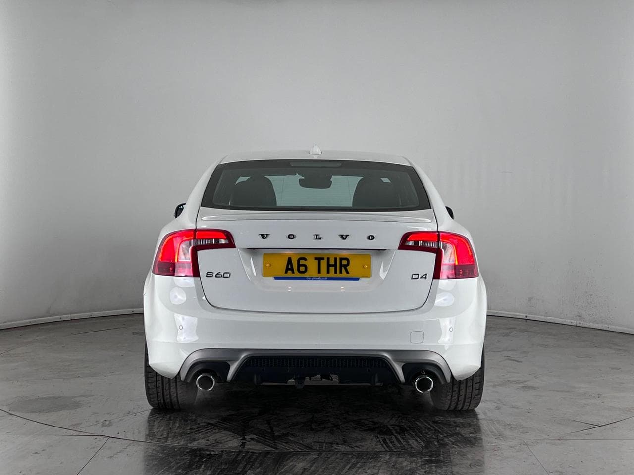VOLVO S60 thumbnail Rear