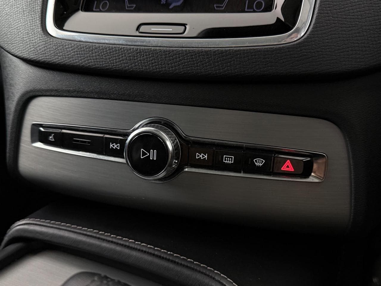VOLVO XC90 thumbnail Misc Controls