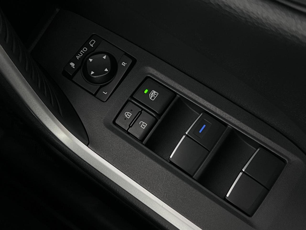 TOYOTA RAV4 thumbnail Misc Controls