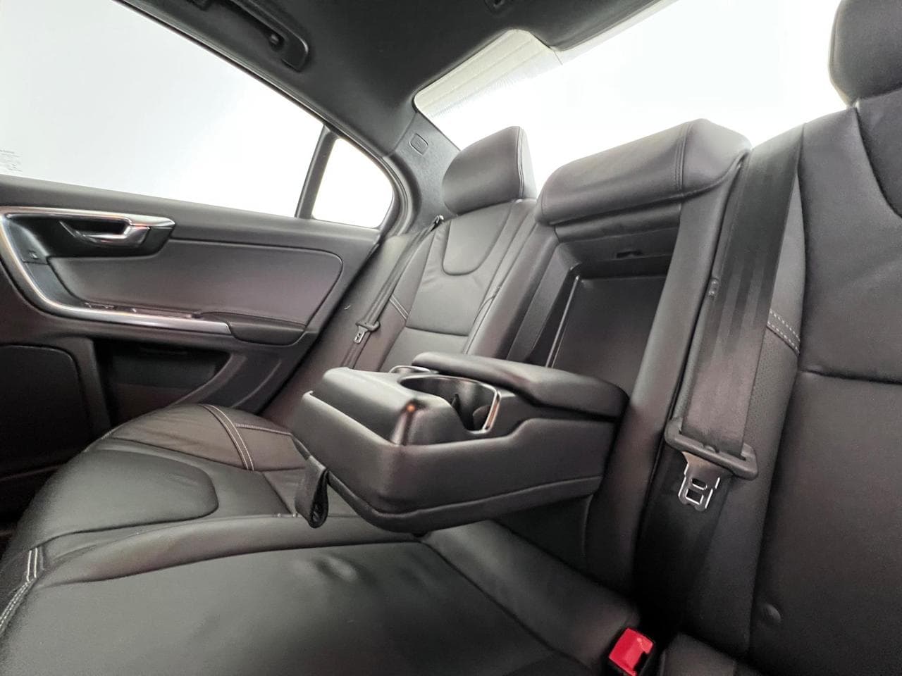 VOLVO S60 thumbnail Seats Rear