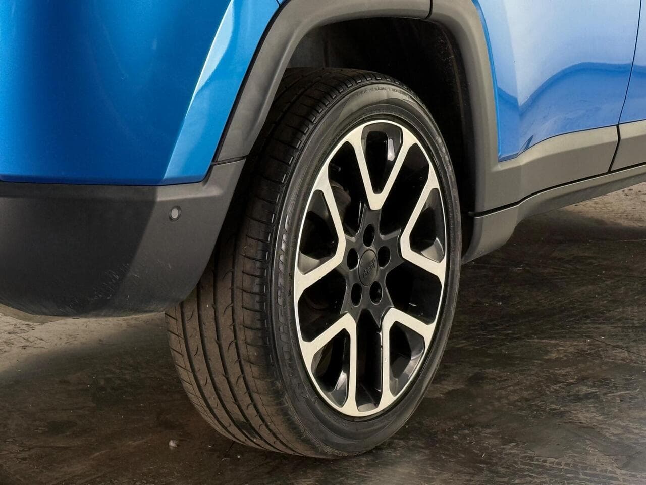 JEEP Compass thumbnail Wheel