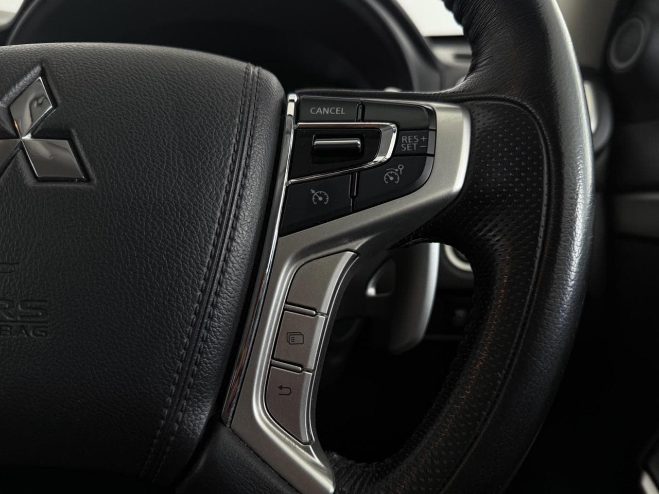 MITSUBISHI Shogun Sport thumbnail Steering Wheel