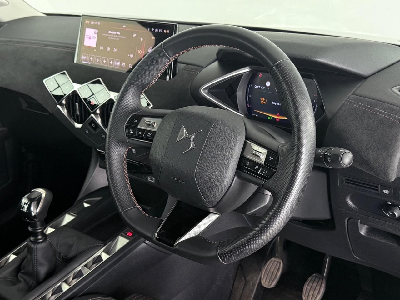 DS 3 thumbnail Steering Wheel