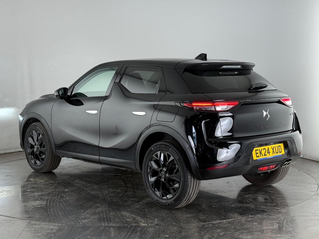DS 3 thumbnail Rear Left