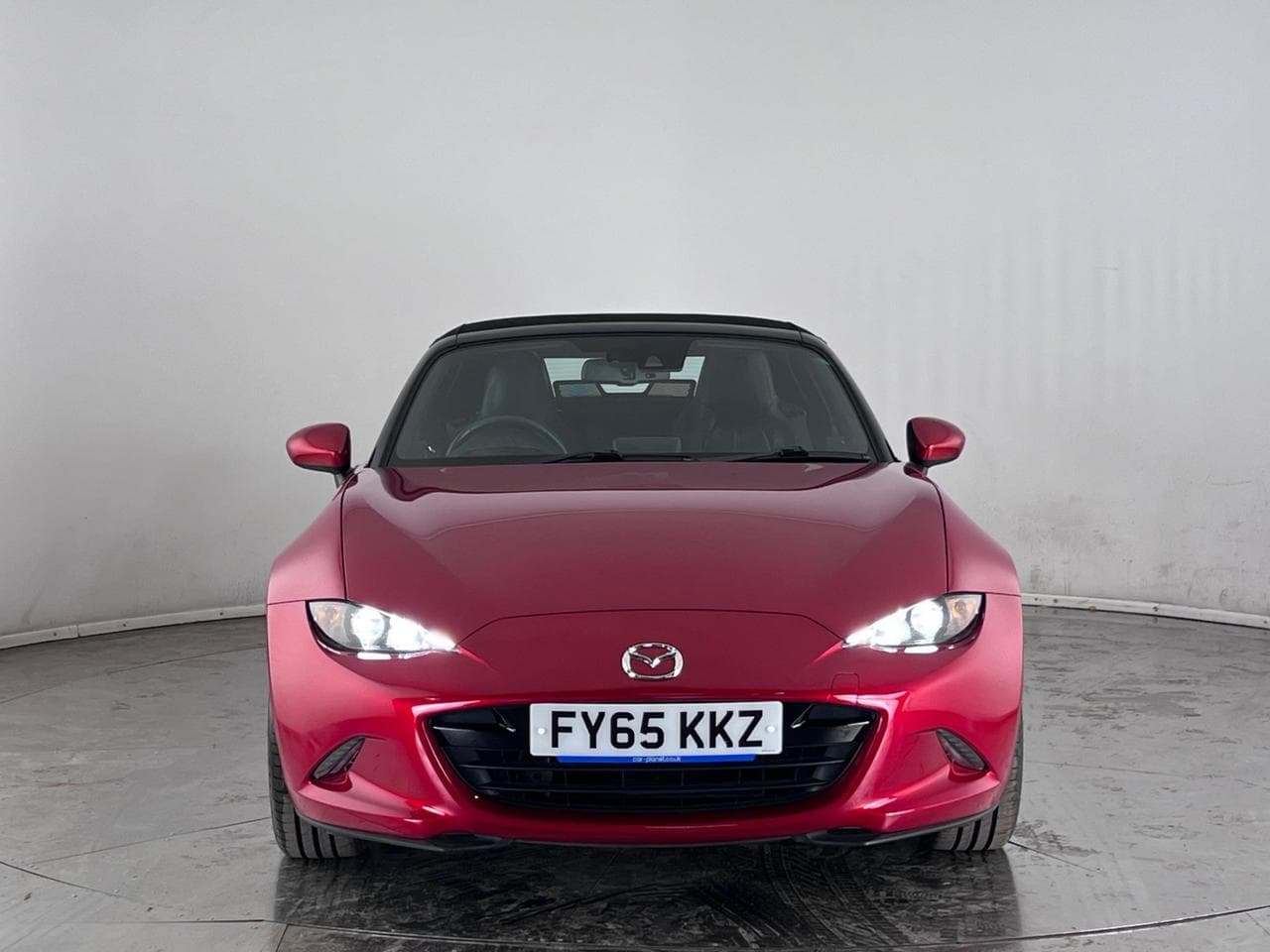 MAZDA MX-5 thumbnail Front