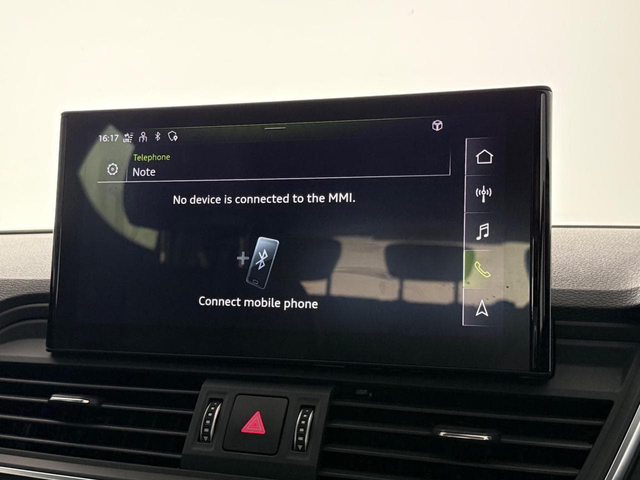 AUDI Q5 thumbnail Infotainment System