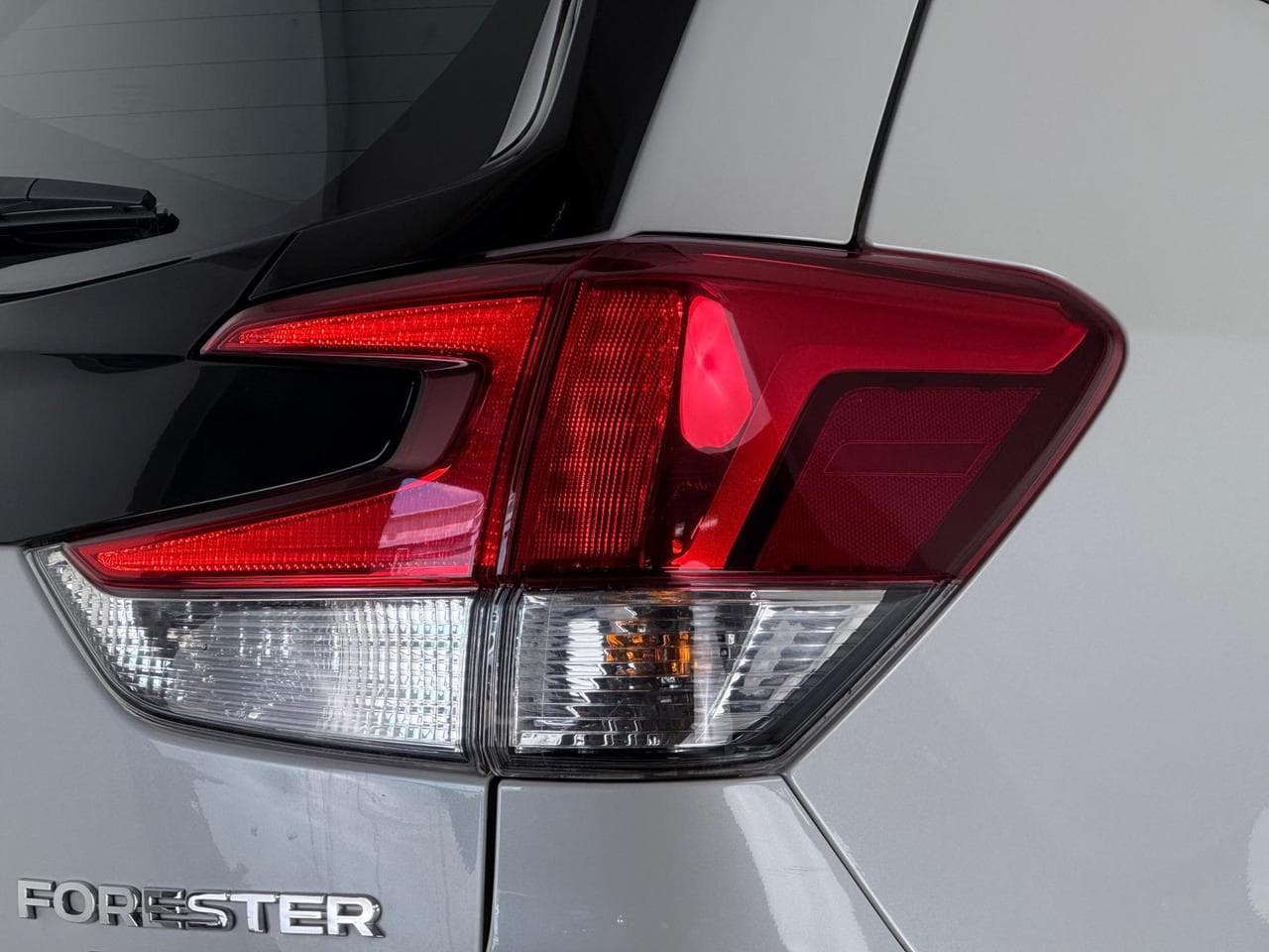 SUBARU Forester thumbnail Lights Rear
