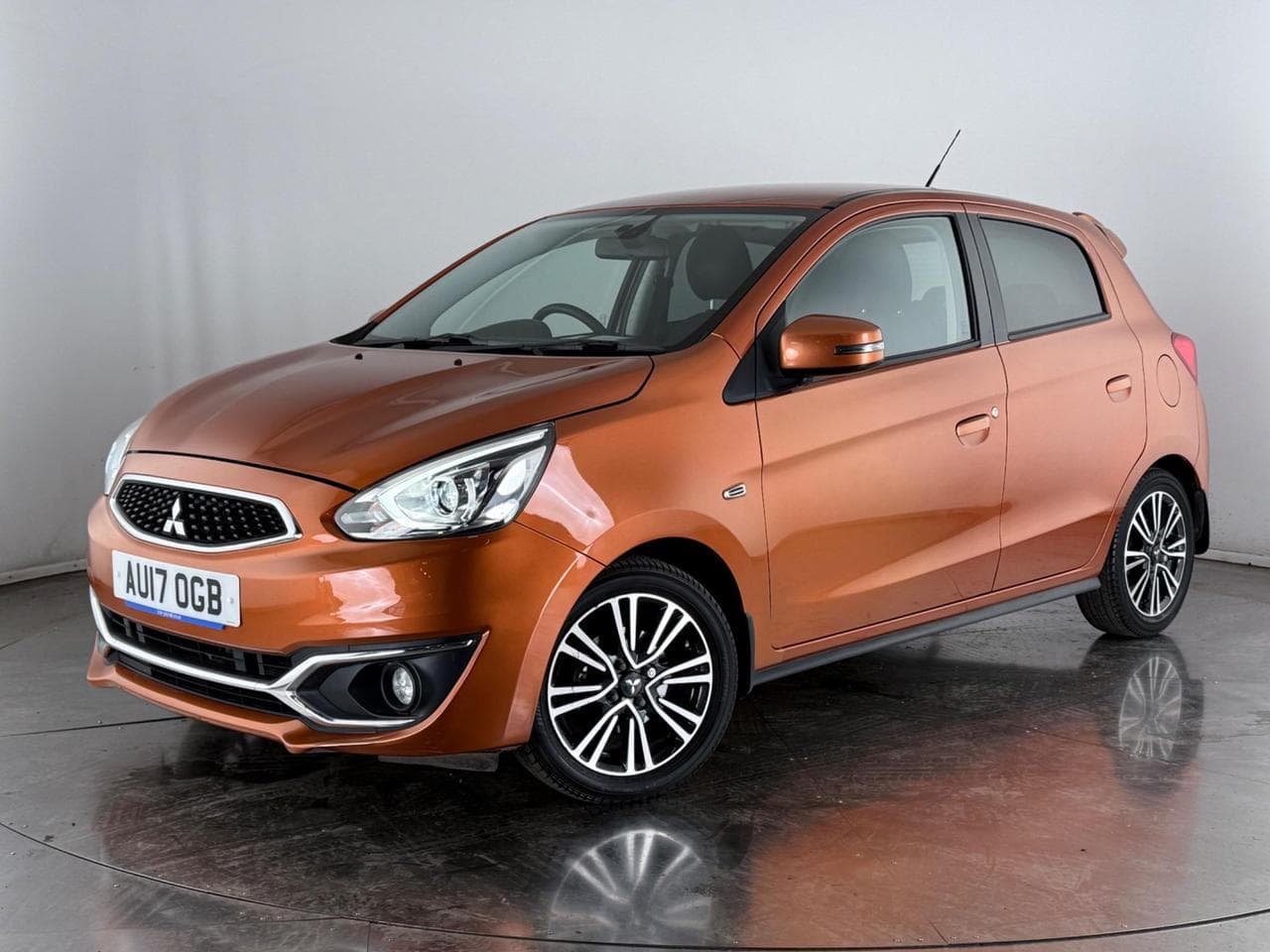 MITSUBISHI Mirage thumbnail Front Left