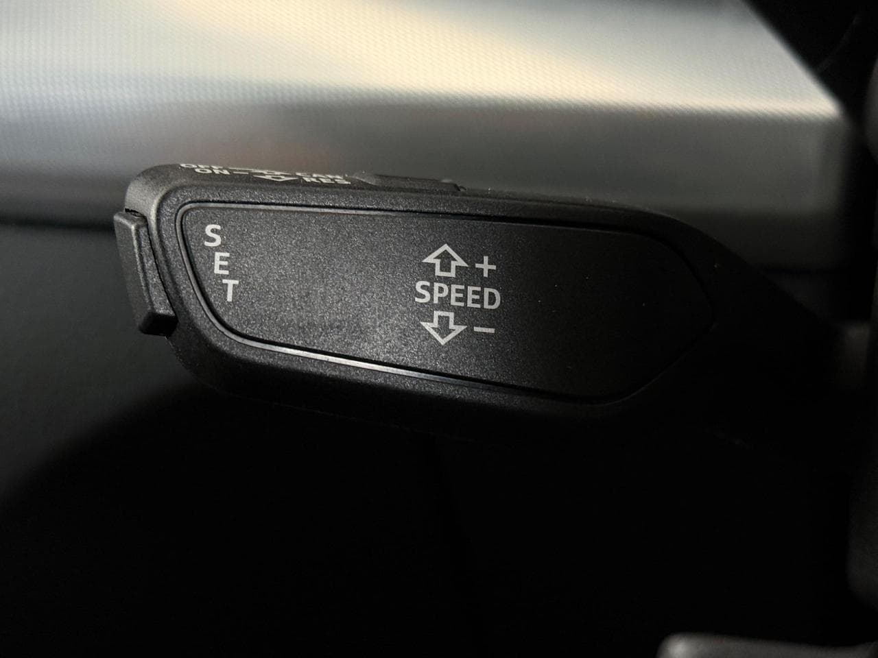 AUDI Q5 thumbnail Misc Controls