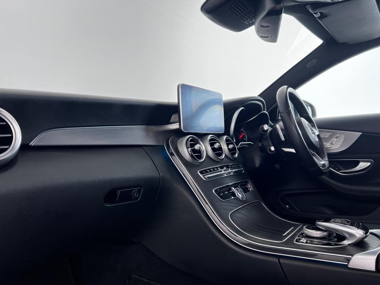 MERCEDES-BENZ C-Class thumbnail Interior Front