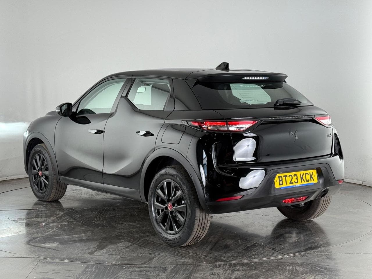 DS 3 thumbnail Rear Left