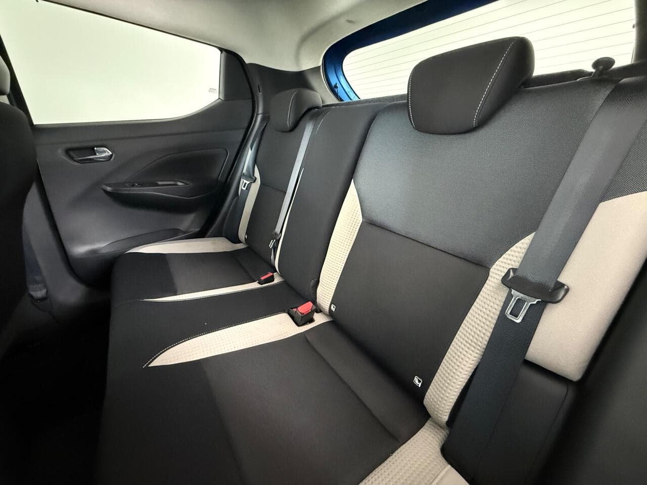 Nissan Micra thumbnail Seats Rear