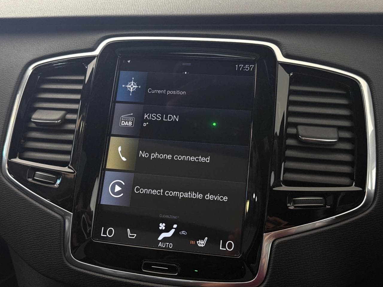 VOLVO XC90 thumbnail Infotainment System