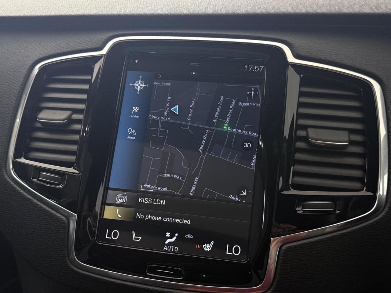 VOLVO XC90 thumbnail Infotainment System