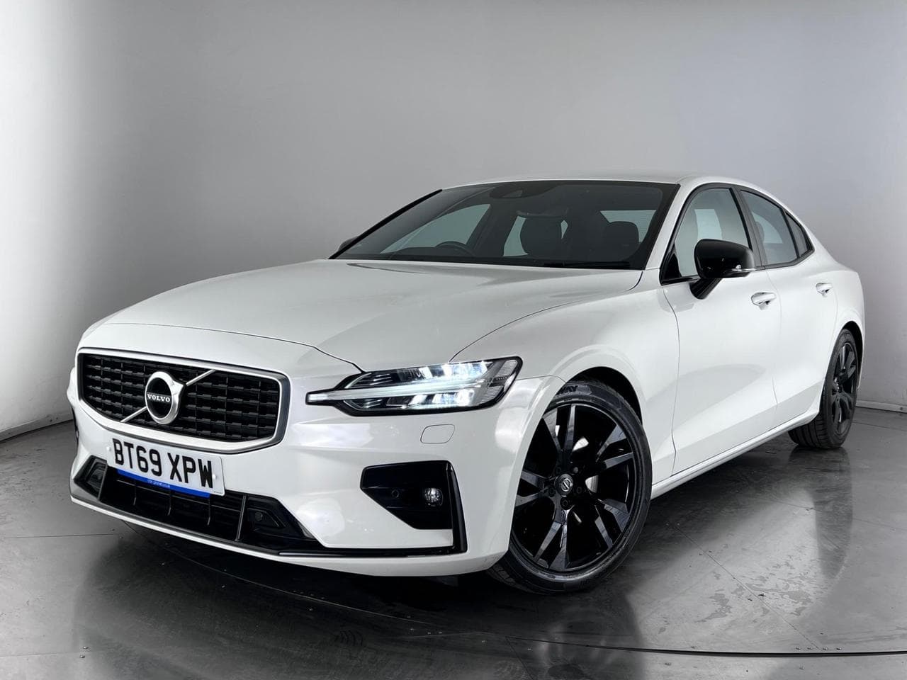 VOLVO S60 thumbnail Front Left