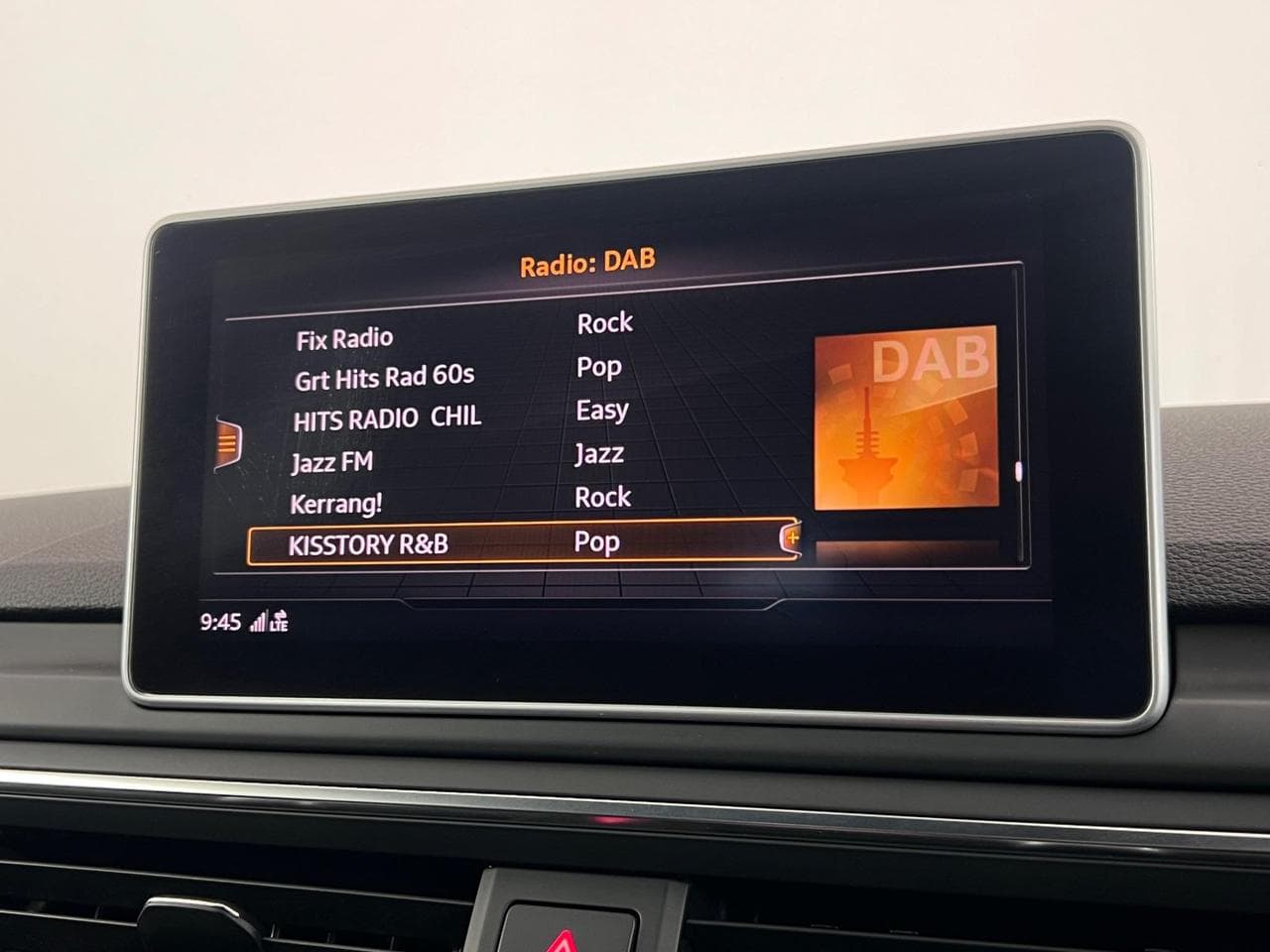 AUDI A4 thumbnail Infotainment System