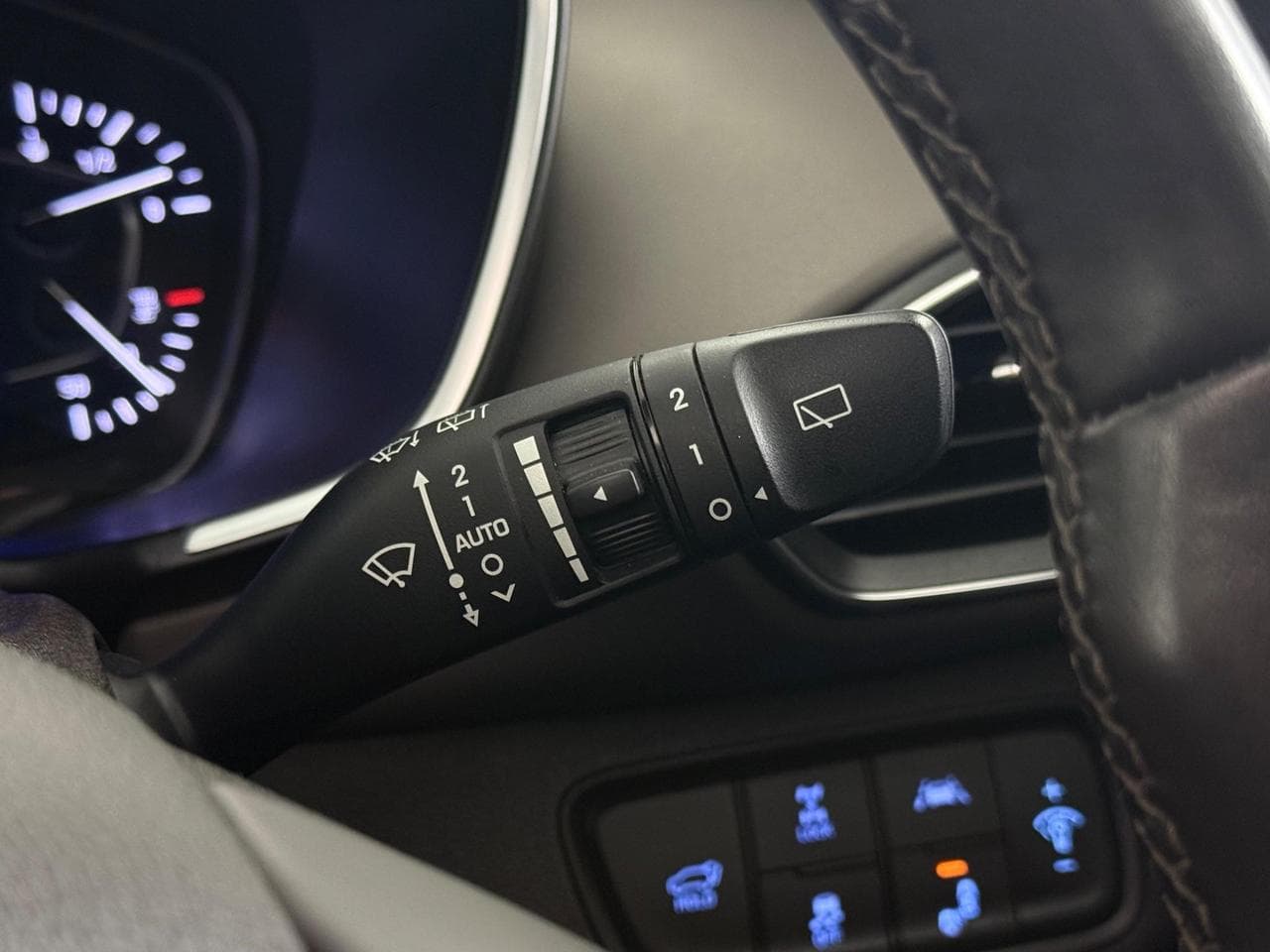 HYUNDAI Santa Fe thumbnail Misc Controls