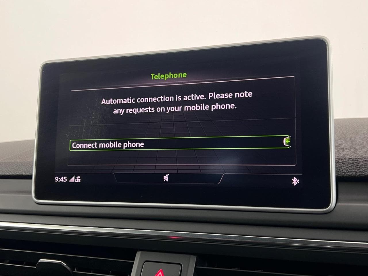 AUDI A4 thumbnail Infotainment System