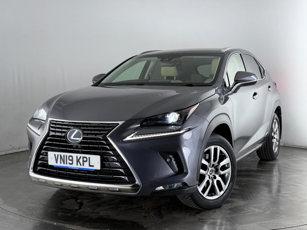 LEXUS NX thumbnail Front Left