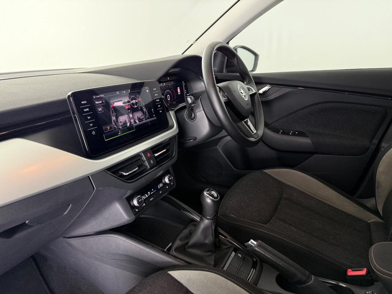 SKODA Kamiq thumbnail Interior Front