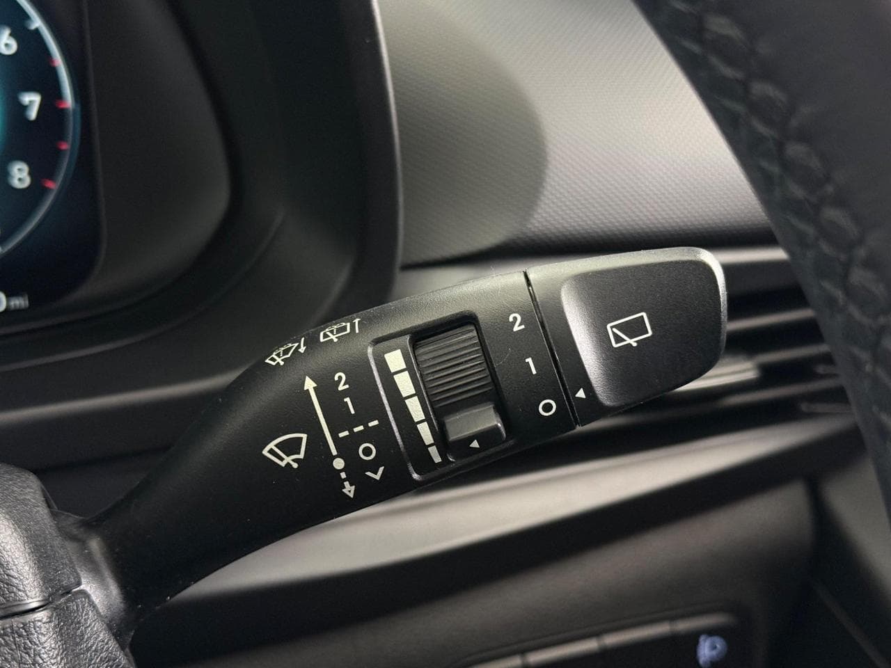 HYUNDAI i20 thumbnail Misc Controls