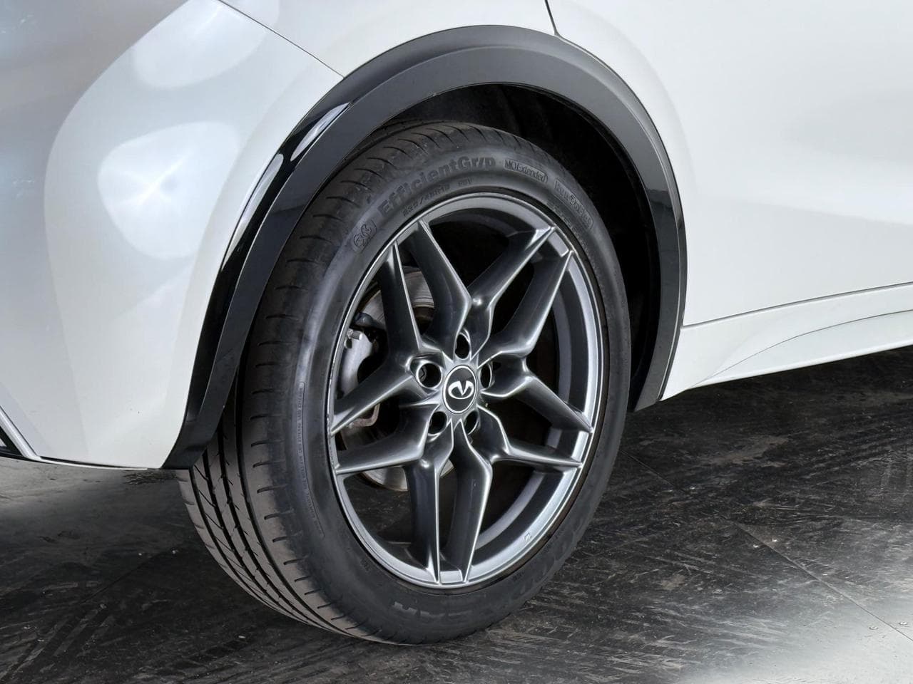 INFINITI Q30 thumbnail Wheel